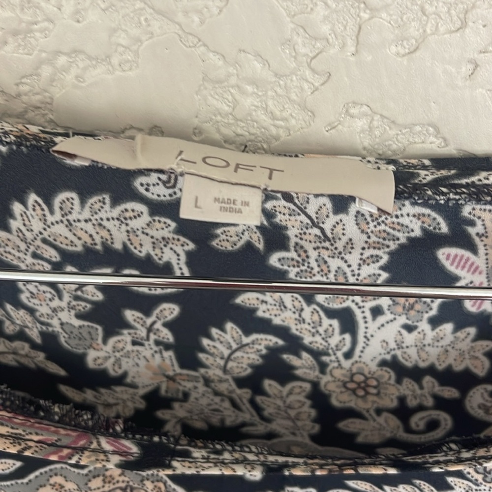 LOFT blouse - Picture 2 of 2